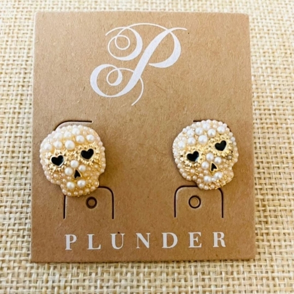 Plunder Moon Earrings - Picture 3 of 3